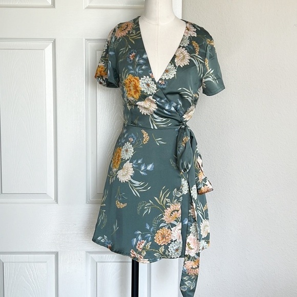 Superdown Maye Wrap Mini Floral Dress - Picture 2 of 7